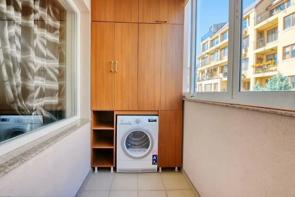Comfort In Center Varna 0*,